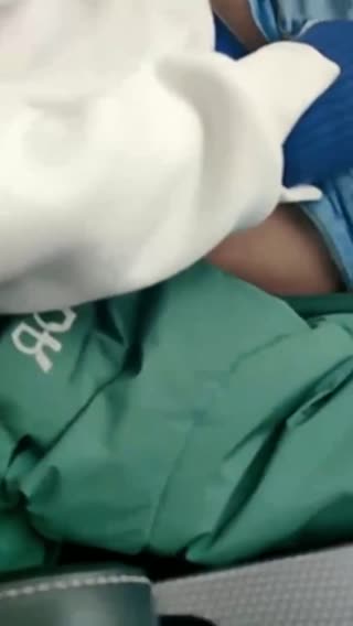 【真实搭讪】路边搭讪川师大女学生_妹子以为300块只是看下逼_正数钱呢裤子被扒了直接后入